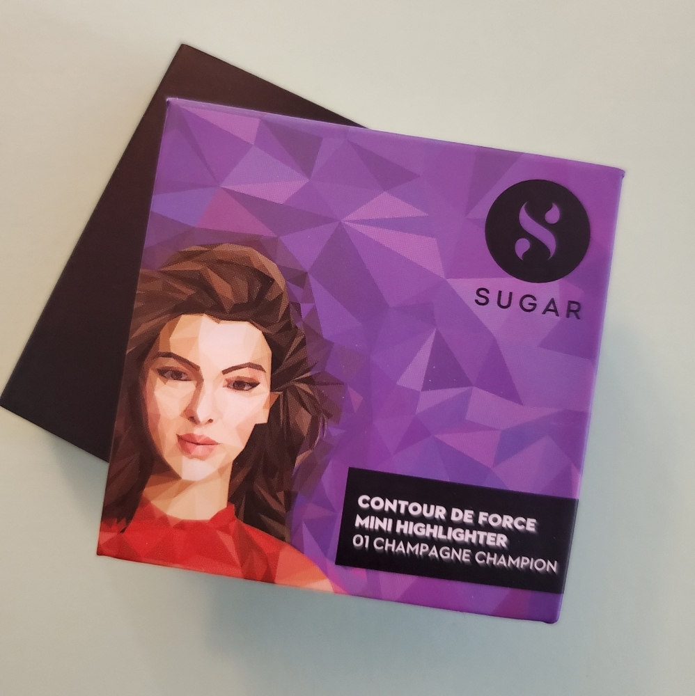 Sugar Contour de Force Mini Highlighter in 01